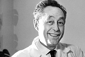 © CNRS Photothèque Portrait of Bernard Halpern