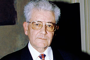 © CNRS Photothèque / C. Delhaye Portrait of Jean Rouxel