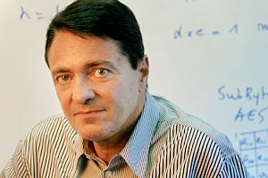 © CNRS Photothèque / Christophe Lebedinsky Portrait of Jacques Stern