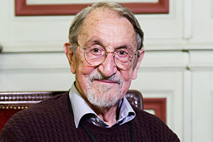 © CNRS Photothèque / Cyril Frésillon Portrait of Martin Karplus